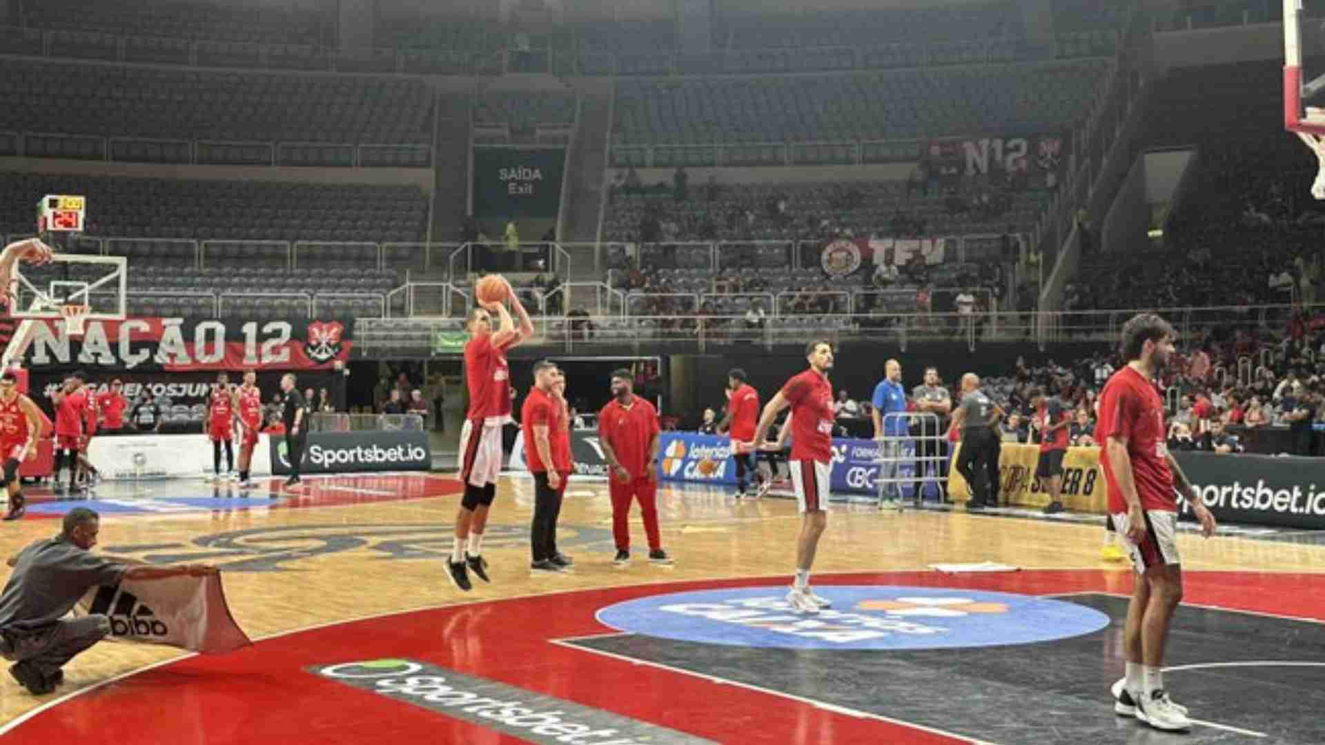 CHUVA INTENSA: DESAFIOS E EMOÇÕES NA JORNADA DO FLAMENGO BASQUETE NO SUPER 8